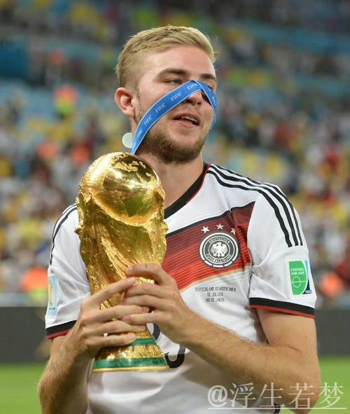 德甲纪录：克拉默轰出超远乌龙球